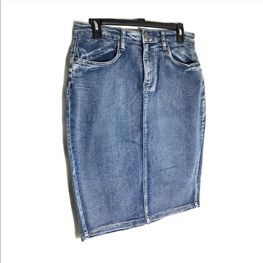 Stone Wash Blue Denim Skirt - Picture 2 of 4